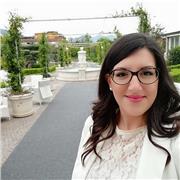 Laureata in Archeologia impartisce lezioni private di storia, italiano, filosofia e storia dell'arte